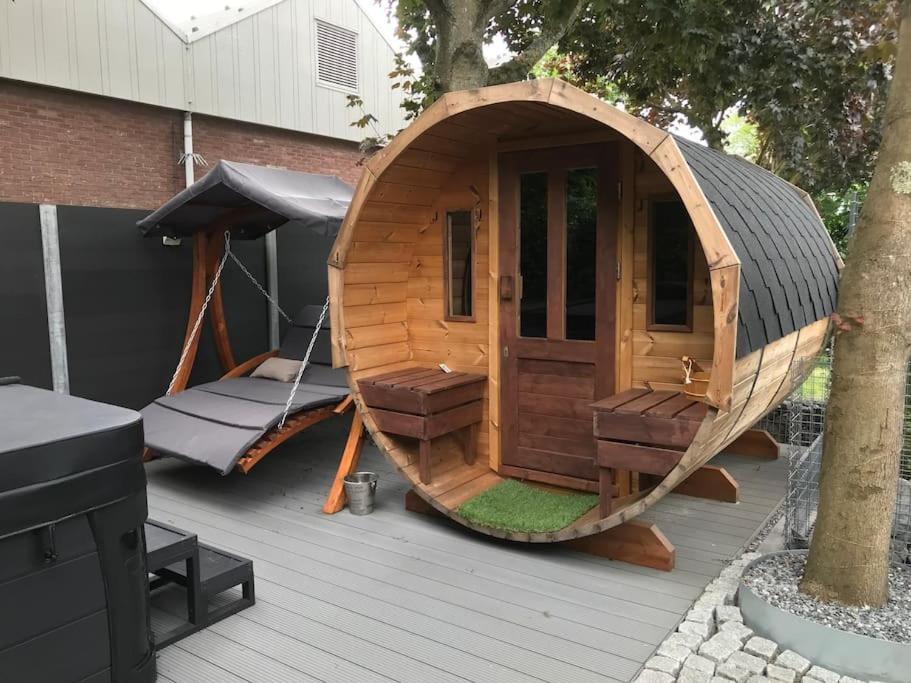 Bed and Breakfast Voormalig Politiebureau Gebruik Welnesstuin Tegen Betaling à Ouddorp Extérieur photo